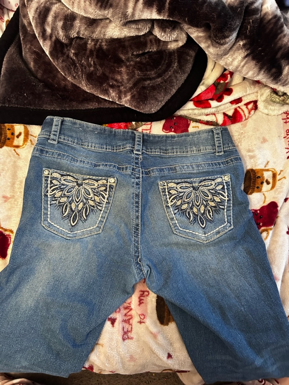 Women's Mid Blue Flare Jeans with Embroidered Back Pockets
